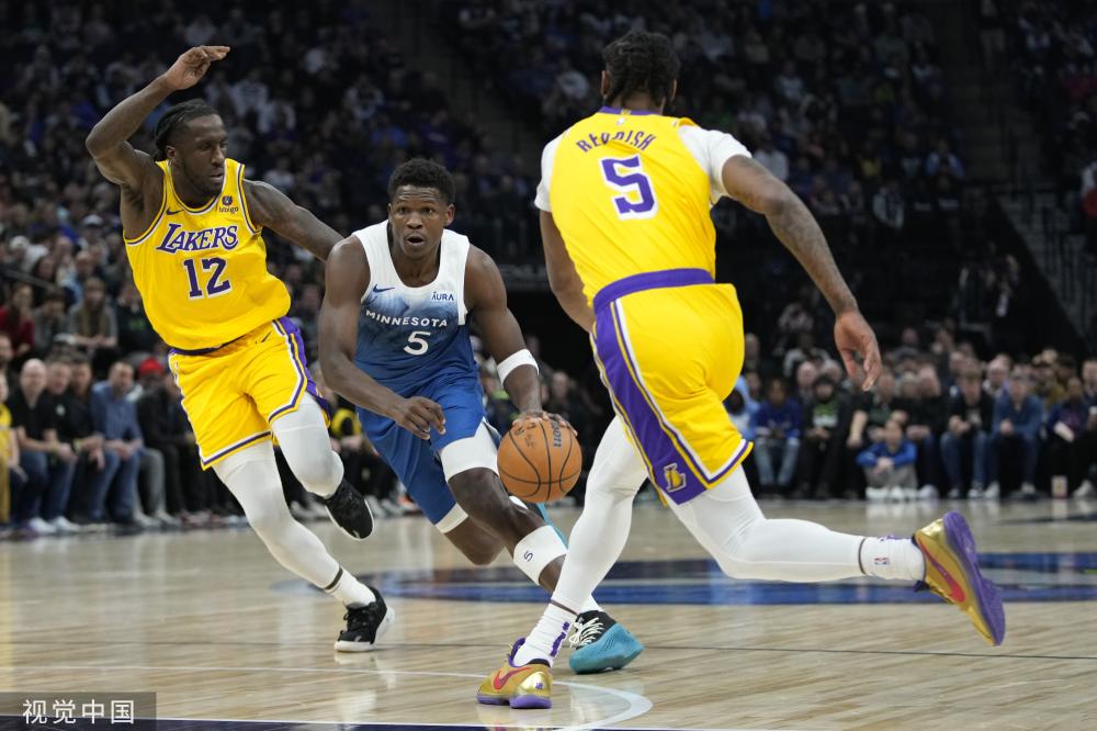 次投篮中仅 次投篮中仅